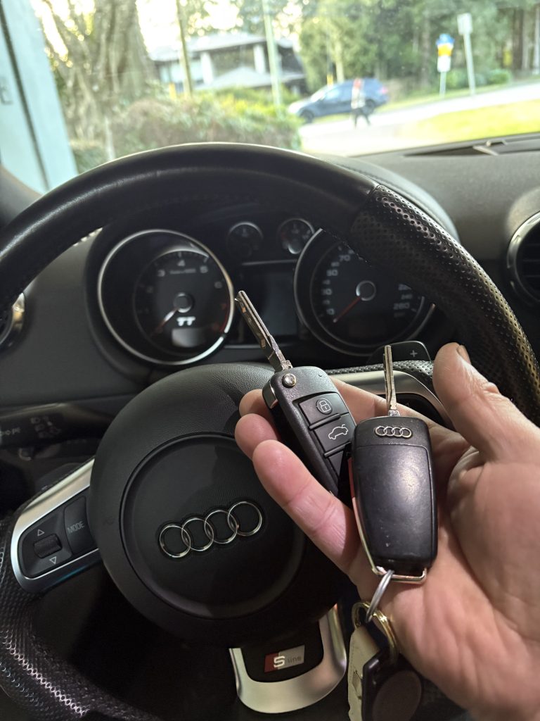 audi tt 8j key second key
